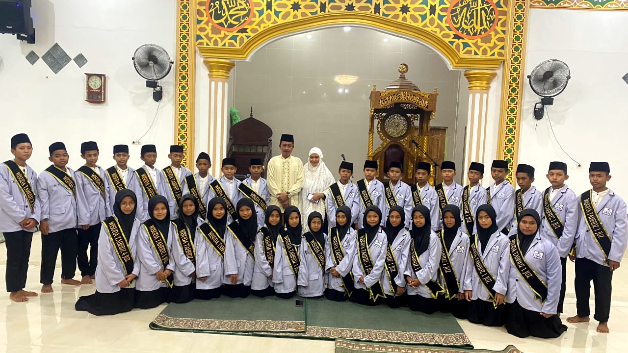 Rumah Tahfidz Quran Al-Hikmah Perdana Gelar Wisuda Tahfidz di Masjid Nurul Huda Desa Pemusiran
